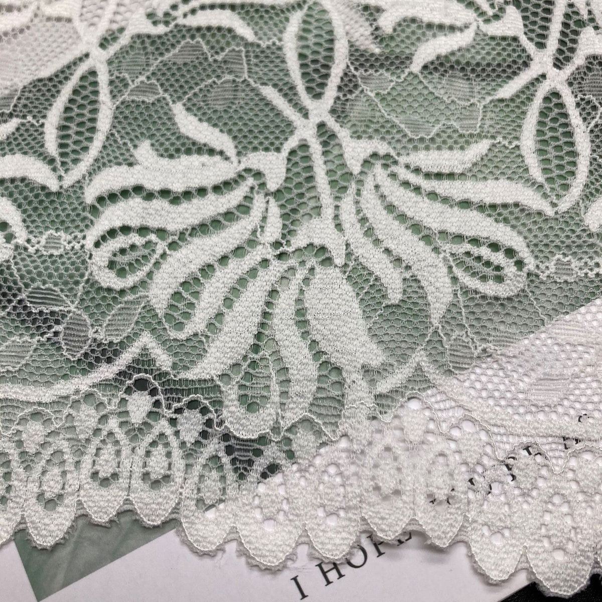 Leaf Double-Scallop Straight-Edge Stretch Lace Trim 18 cm — fabric photo 4