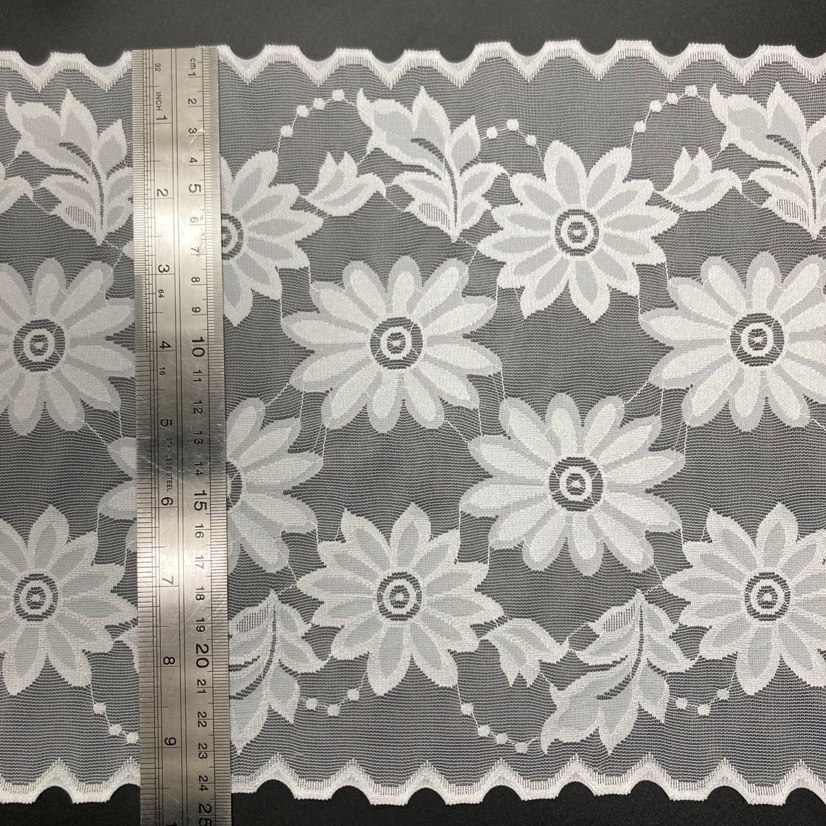 Decorative Lace Trim 24 cm — fabric photo 2