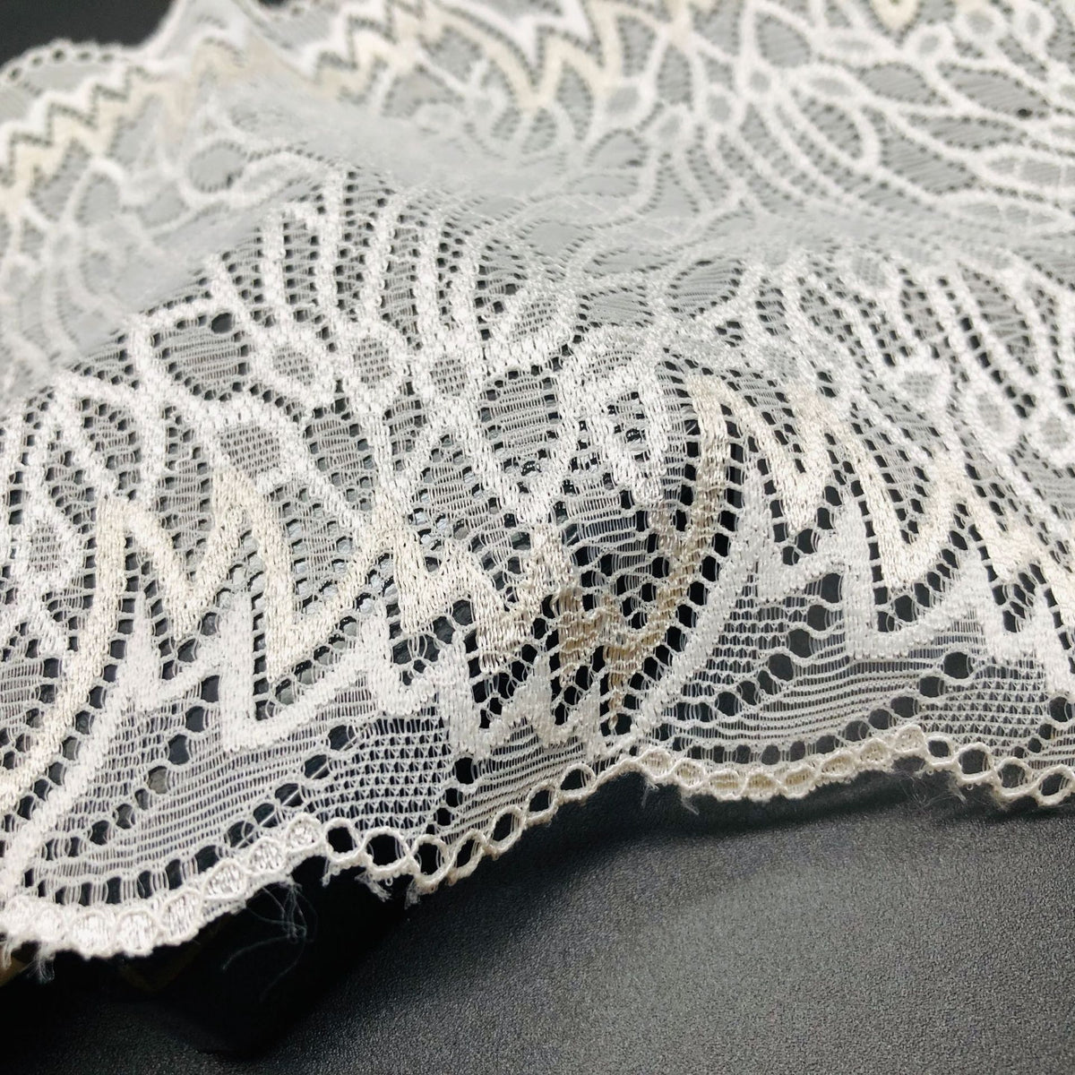 Leaf Two-Tone Stretch Lace Trim 15 cm — fabric photo 4