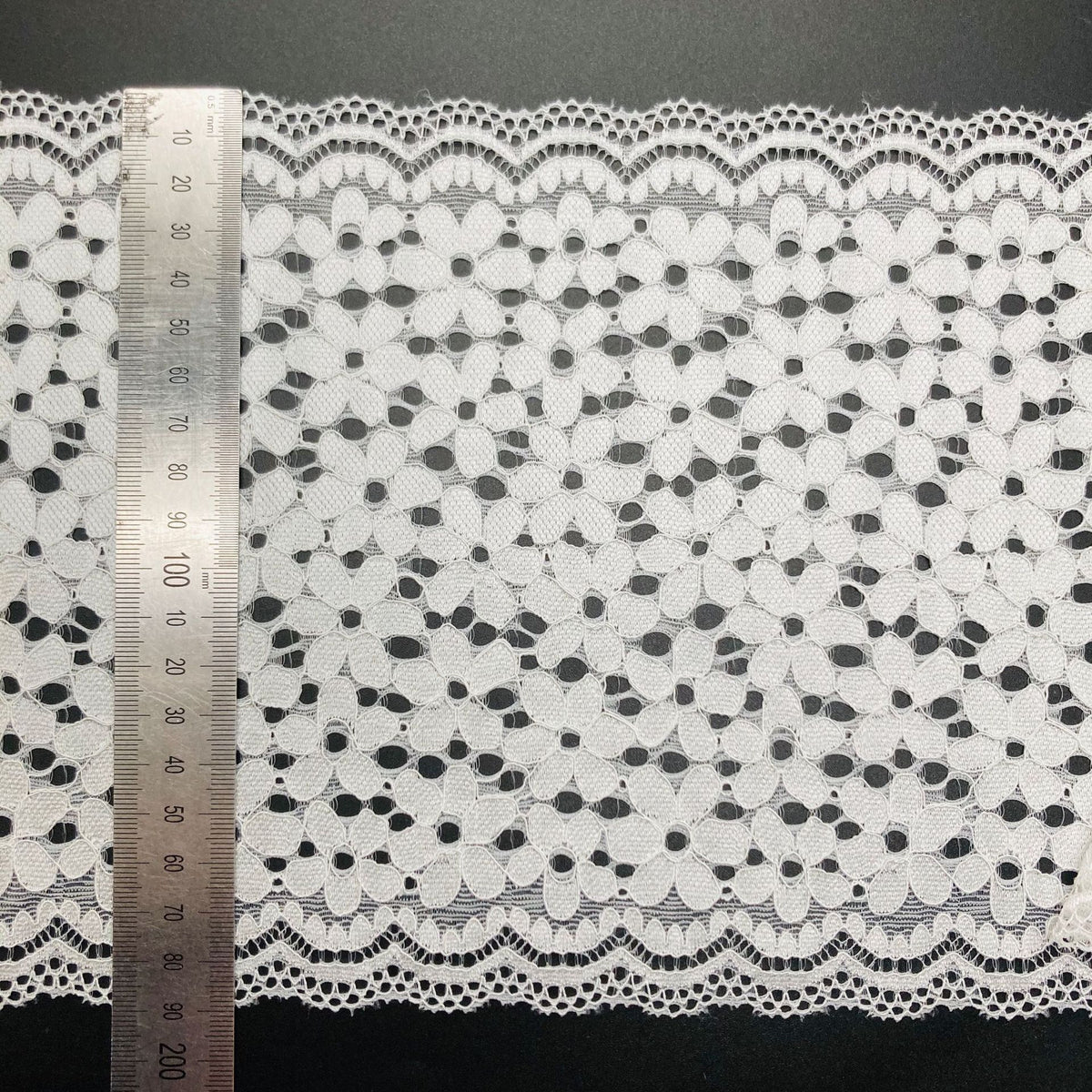 Five-Petal Floral Double-Scallop Straight-Edge Stretch Lace Trim 18 cm — fabric photo 2
