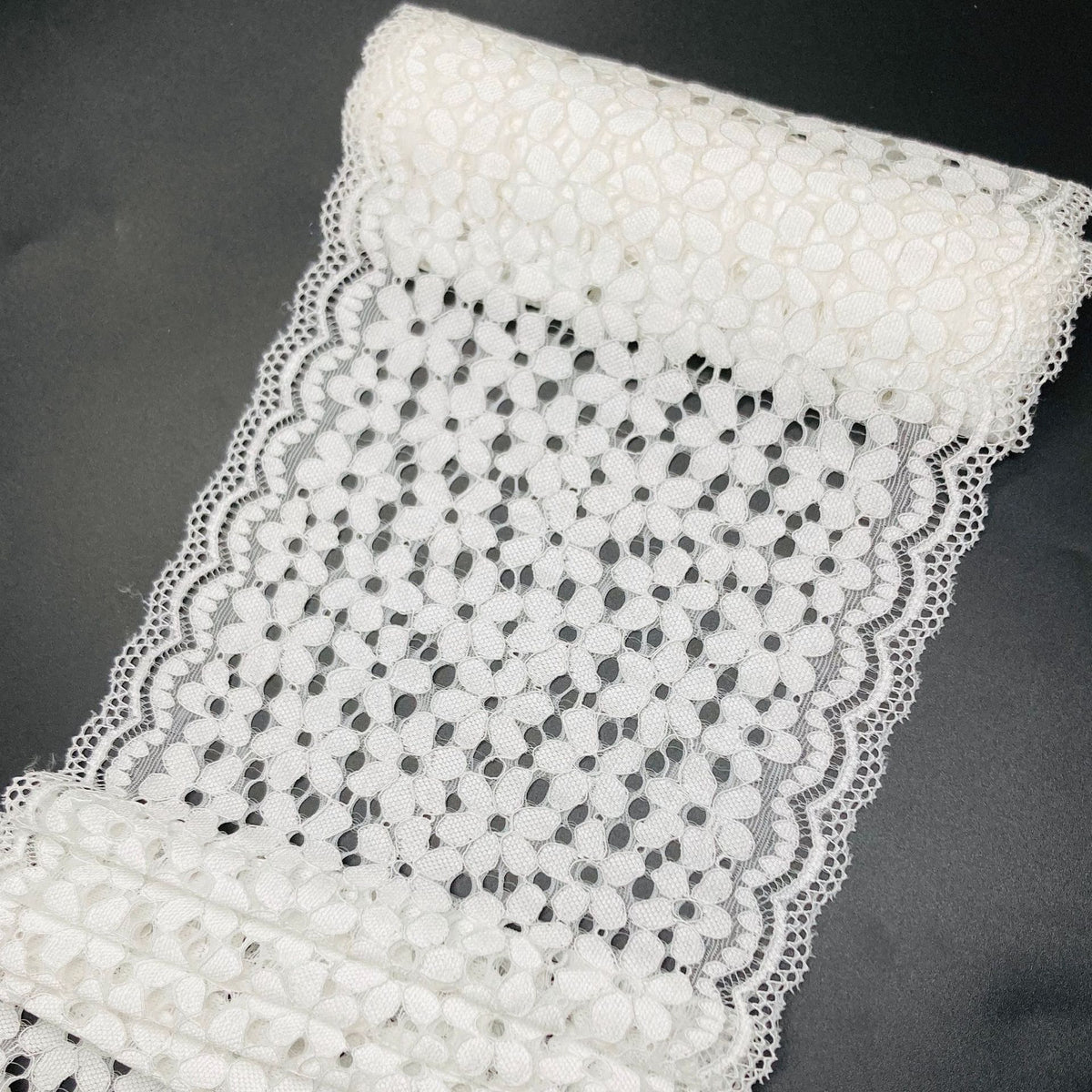Five-Petal Floral Double-Scallop Straight-Edge Stretch Lace Trim 18 cm — fabric photo 6