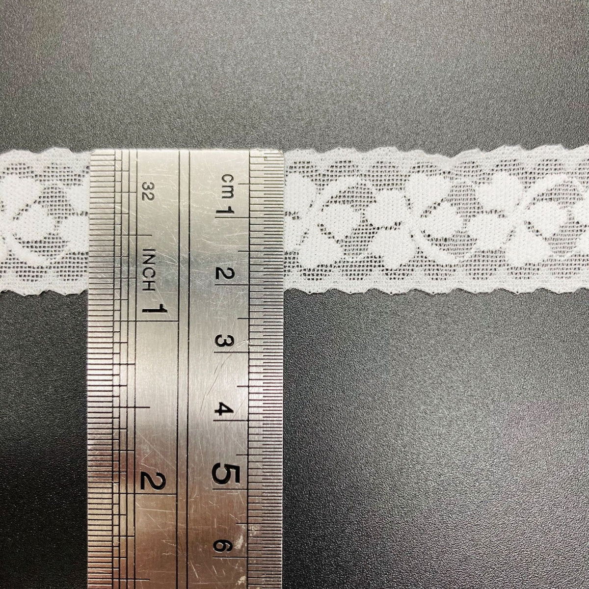 Four-Petal Floral Double-Scallop Lace Trim 2.2 cm — fabric photo 2