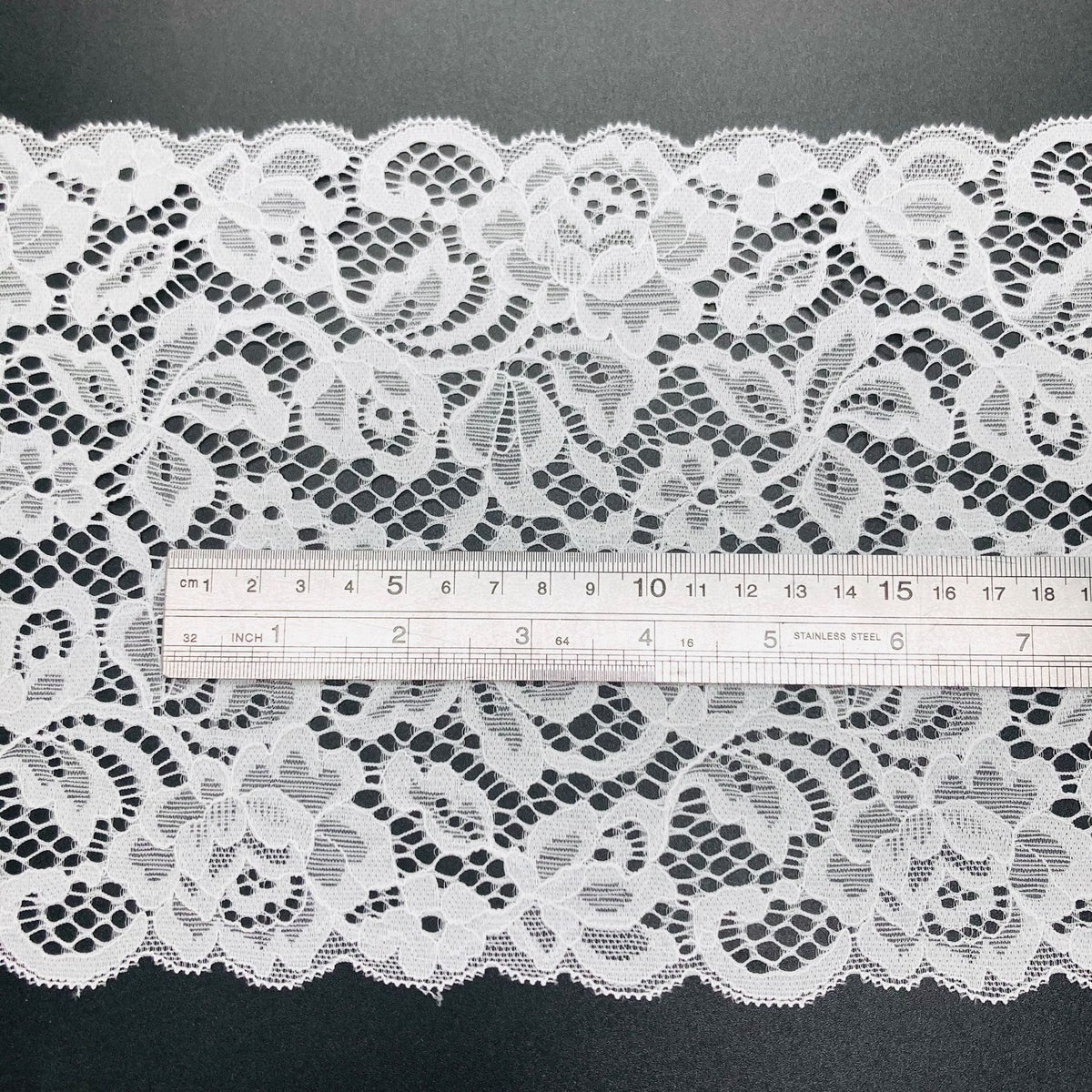 Leaf Double-Scallop Stretch Nylon-Spandex Lace Trim — fabric photo 3