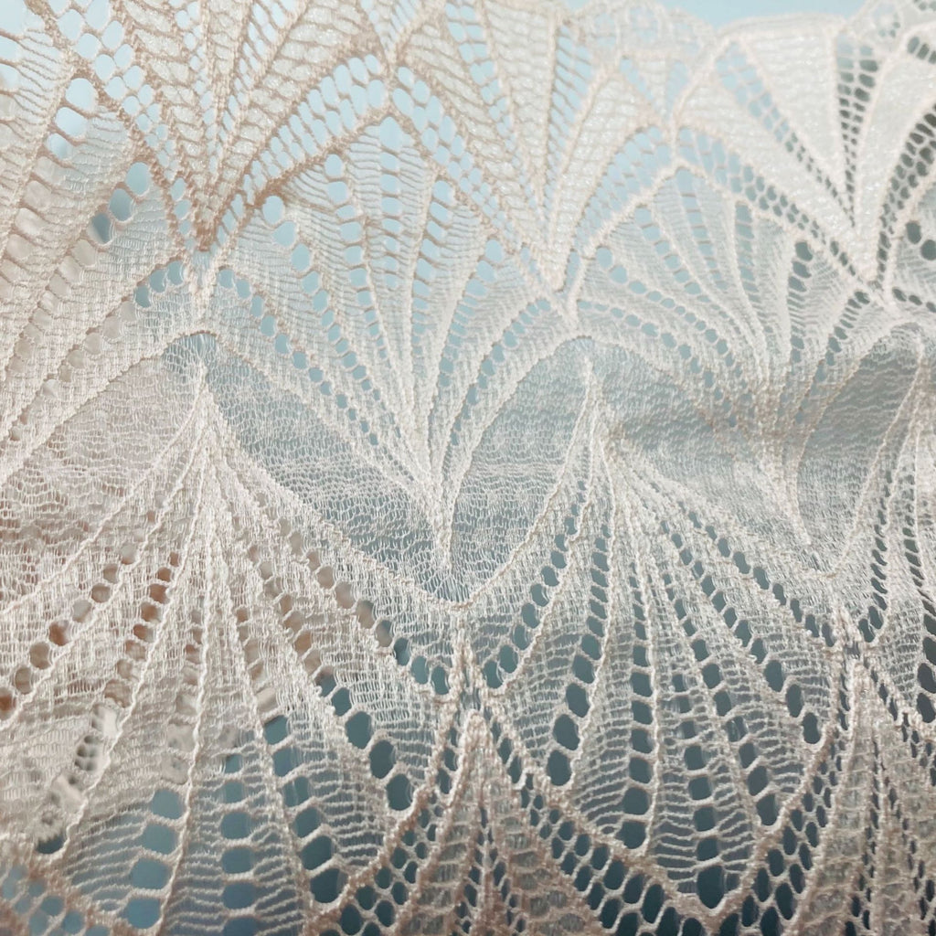 Leaf Picot-Edge Knitted Stretch Nylon-Spandex Lace Trim 21 cm — fabric photo 4