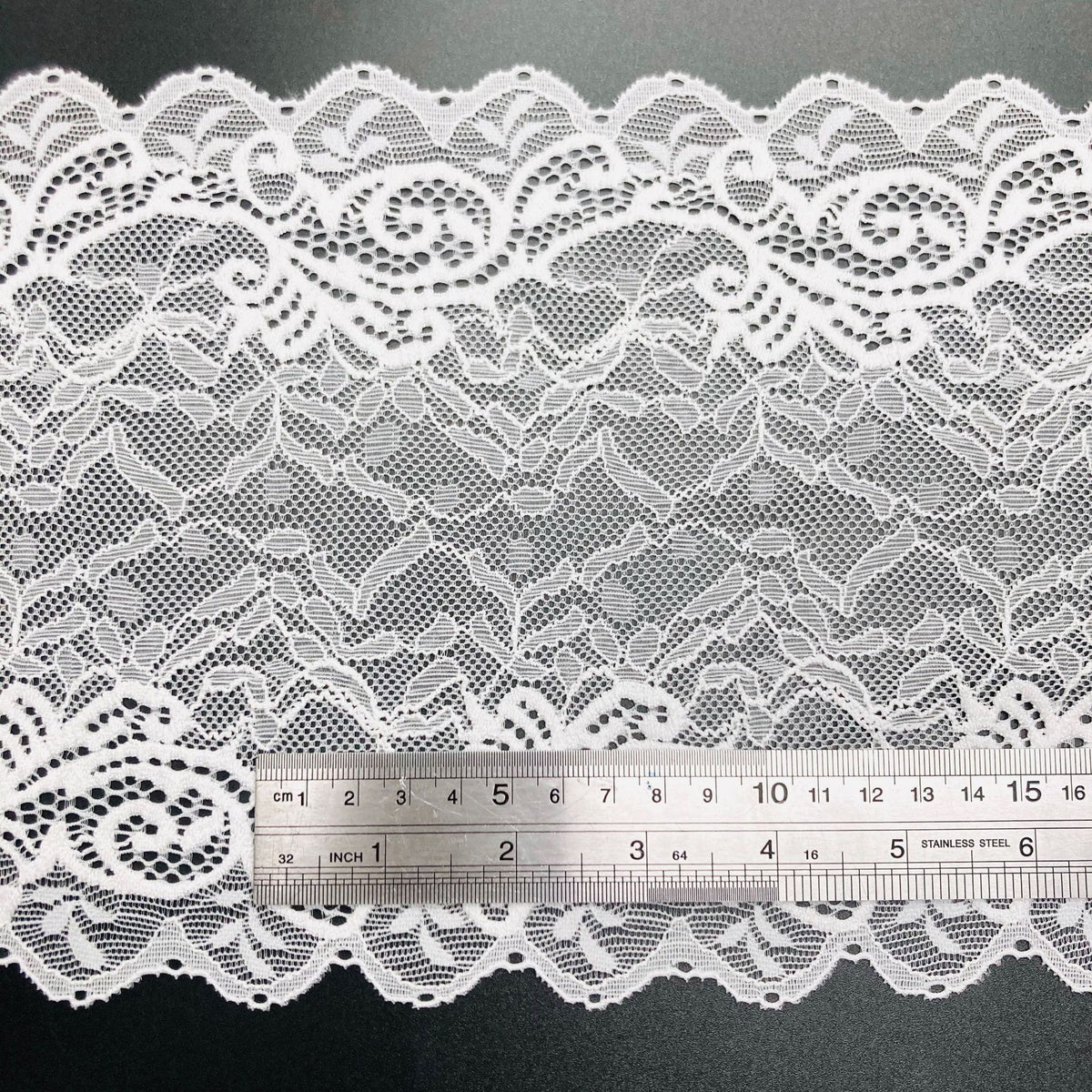 Leaf Stretch Nylon-Spandex Lace Trim — fabric photo 3