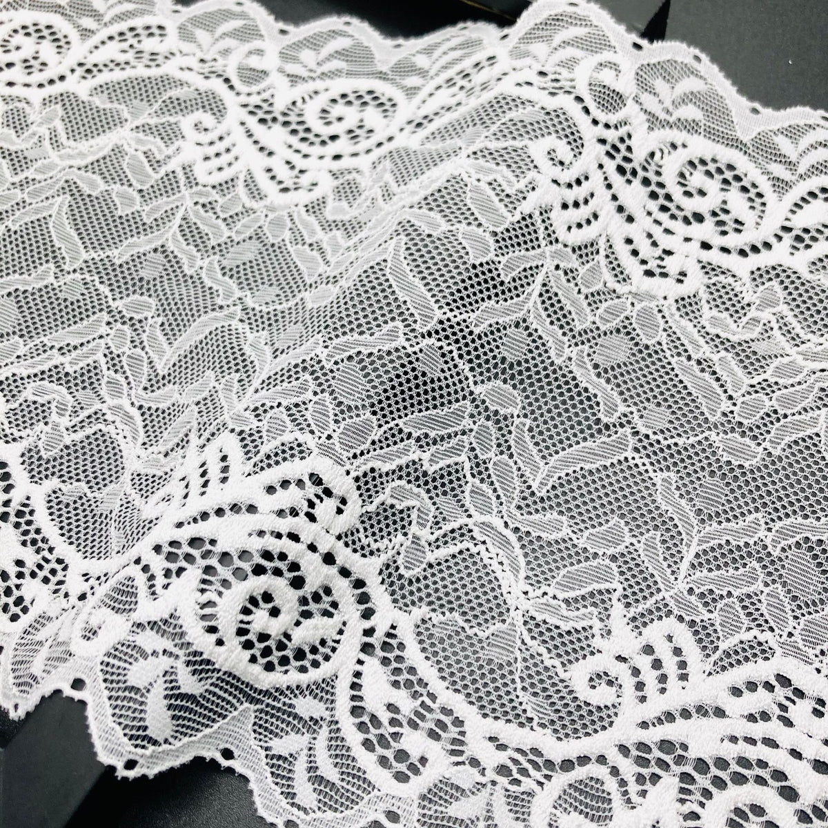 Leaf Stretch Nylon-Spandex Lace Trim — fabric photo 4