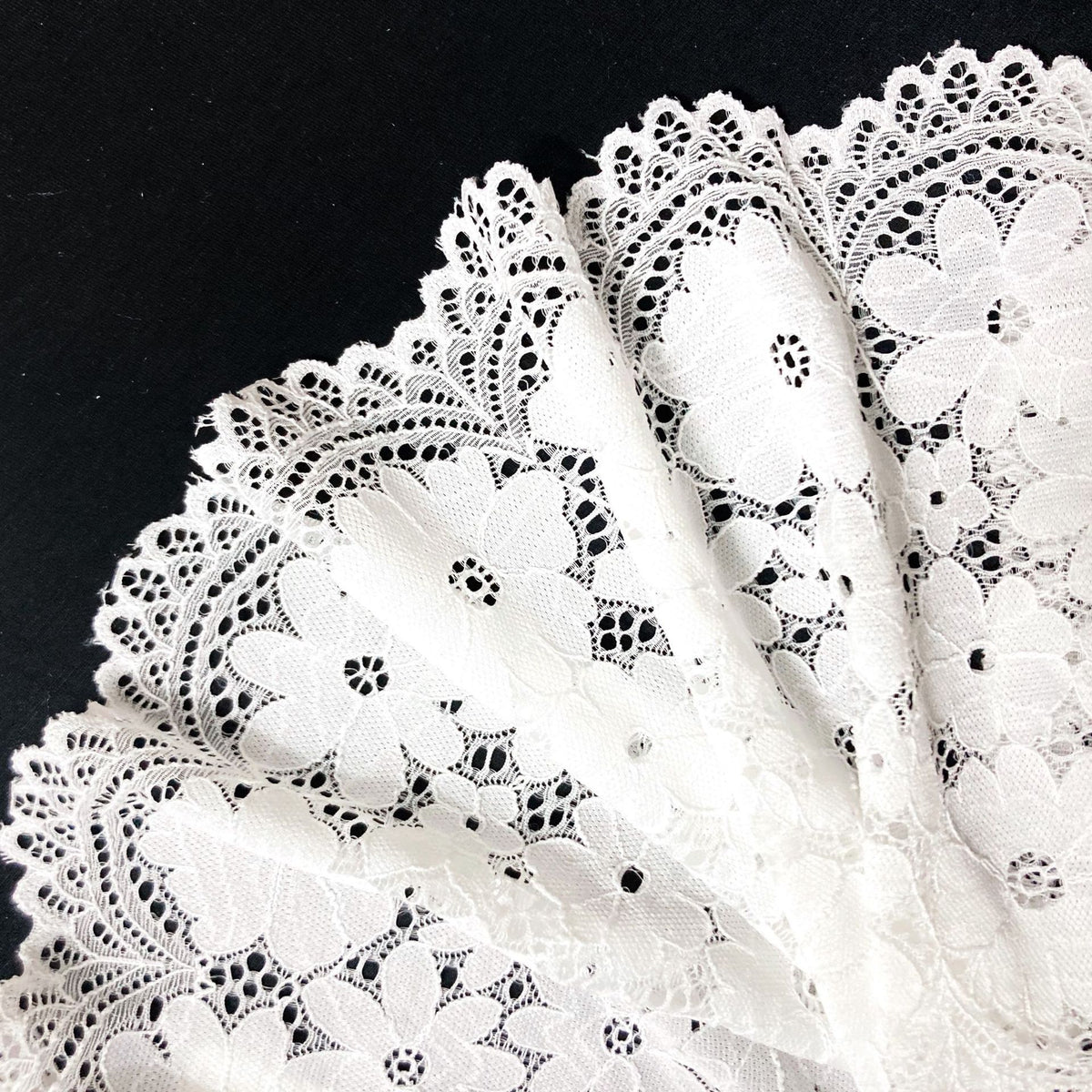 Large Floral Wide Stretch Nylon-Spandex Lace Trim 21 cm