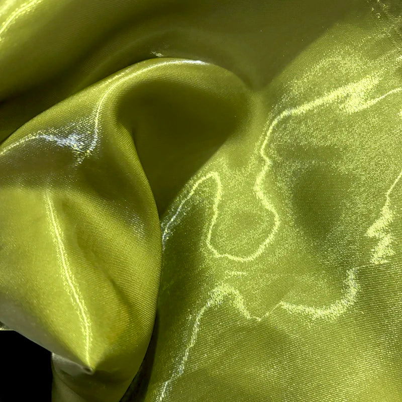 قماش ساتان سائل لامع - شارموز عاكس للملابس المسائية