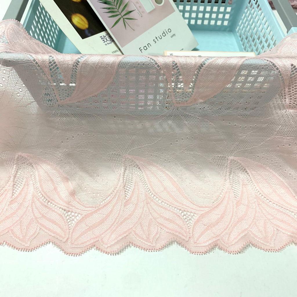 Stretch Nylon Lace Trim 21 cm — fabric photo 5