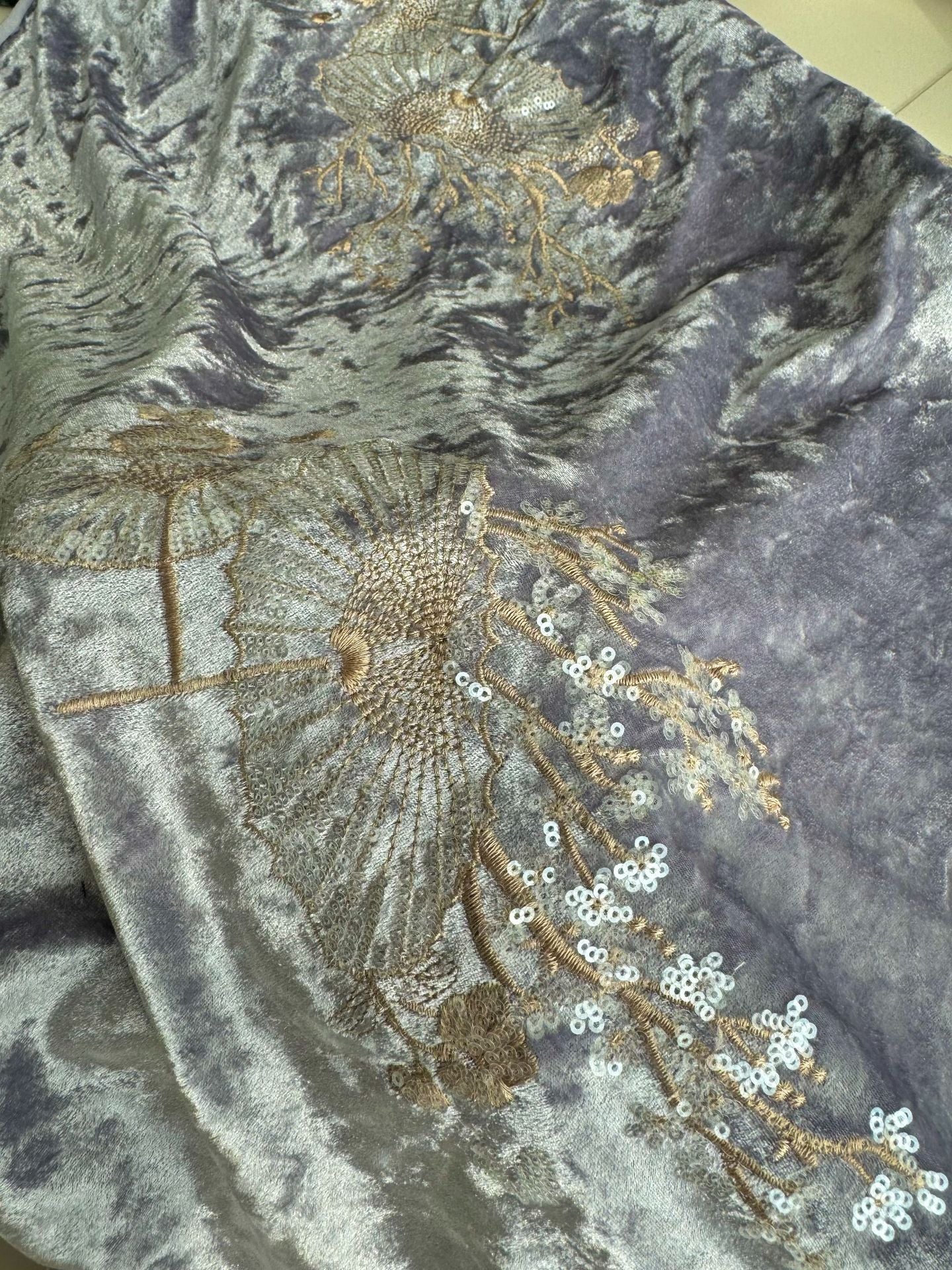 مظلة عتيقة مطرزة ثلاثية الأبعاد من المخمل - أنيقة للمعاطف وفساتين السهرة