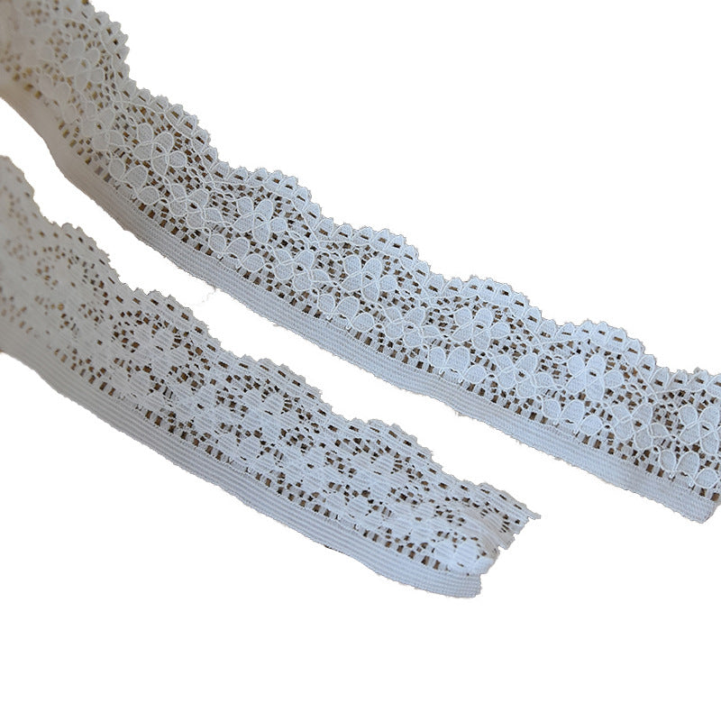 Small Floral Single-Scallop Lace Trim — fabric photo 4