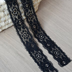 Small Floral Single-Scallop Lace Trim — fabric photo 2