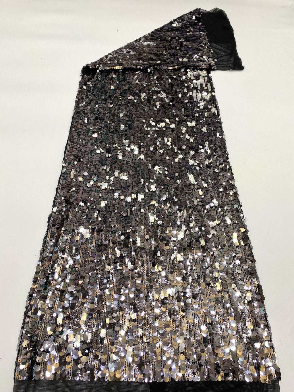 Stretch Mesh with 5/7/9 mm Shell-Shape Sequins — fabric photo 6