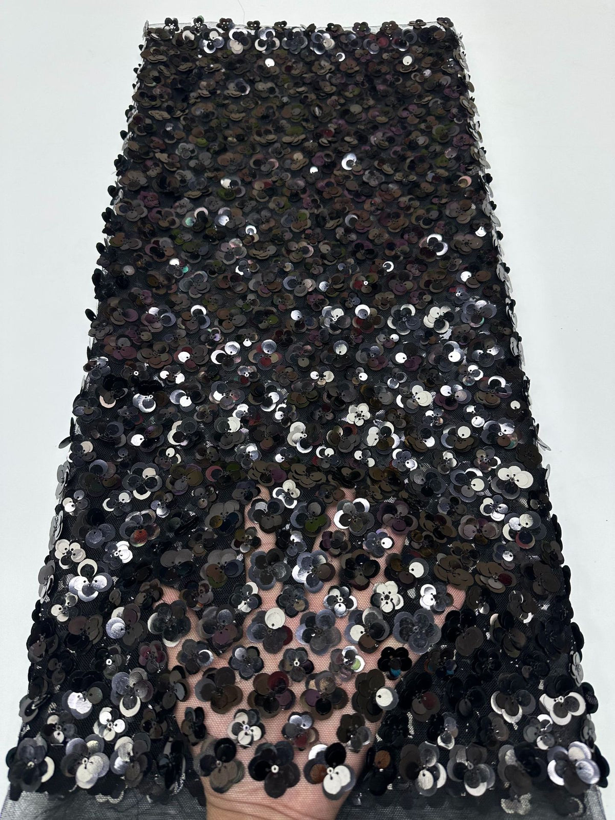 Floral 3–12mm Sequin Combination Embroidery — fabric photo 6