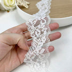 Small Floral Stretch Nylon-Spandex Lace Trim 5.4 cm — fabric photo 2