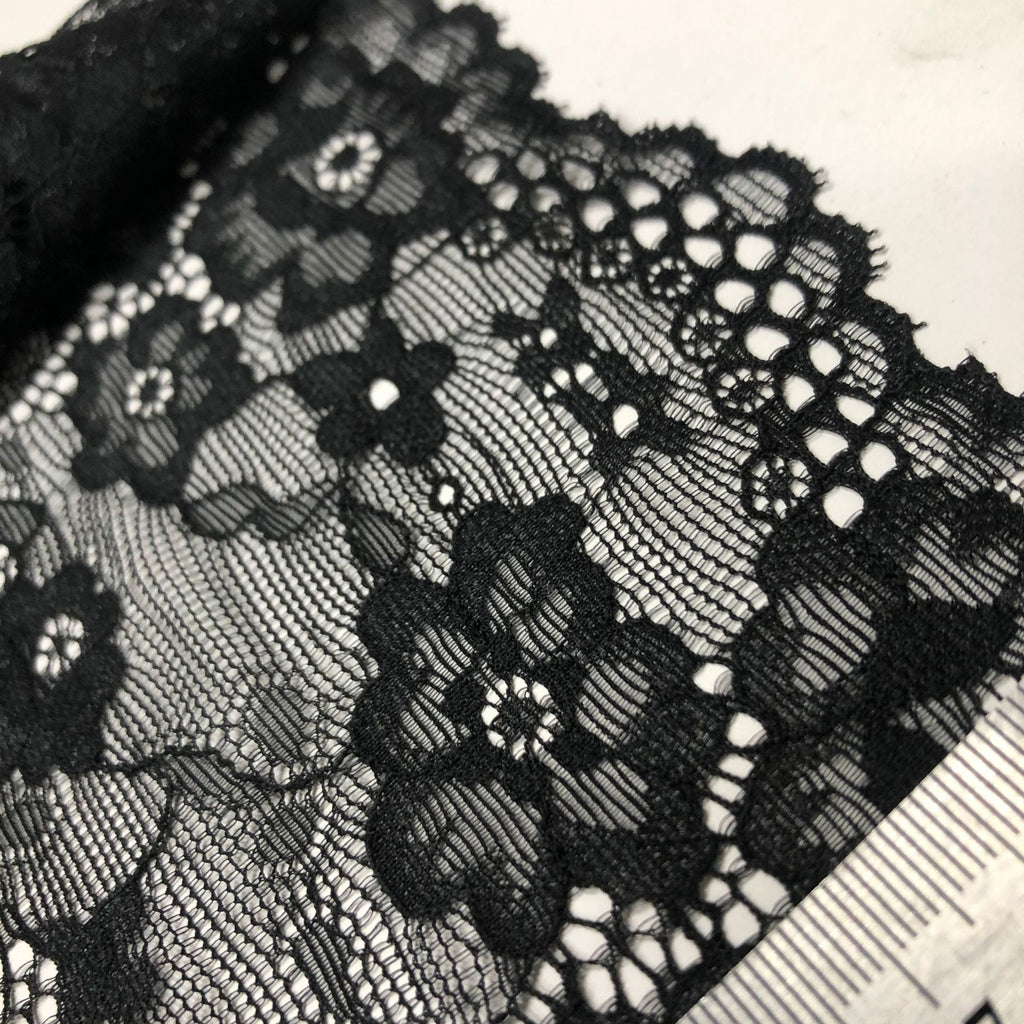 Small Floral Lace Trim 21 cm