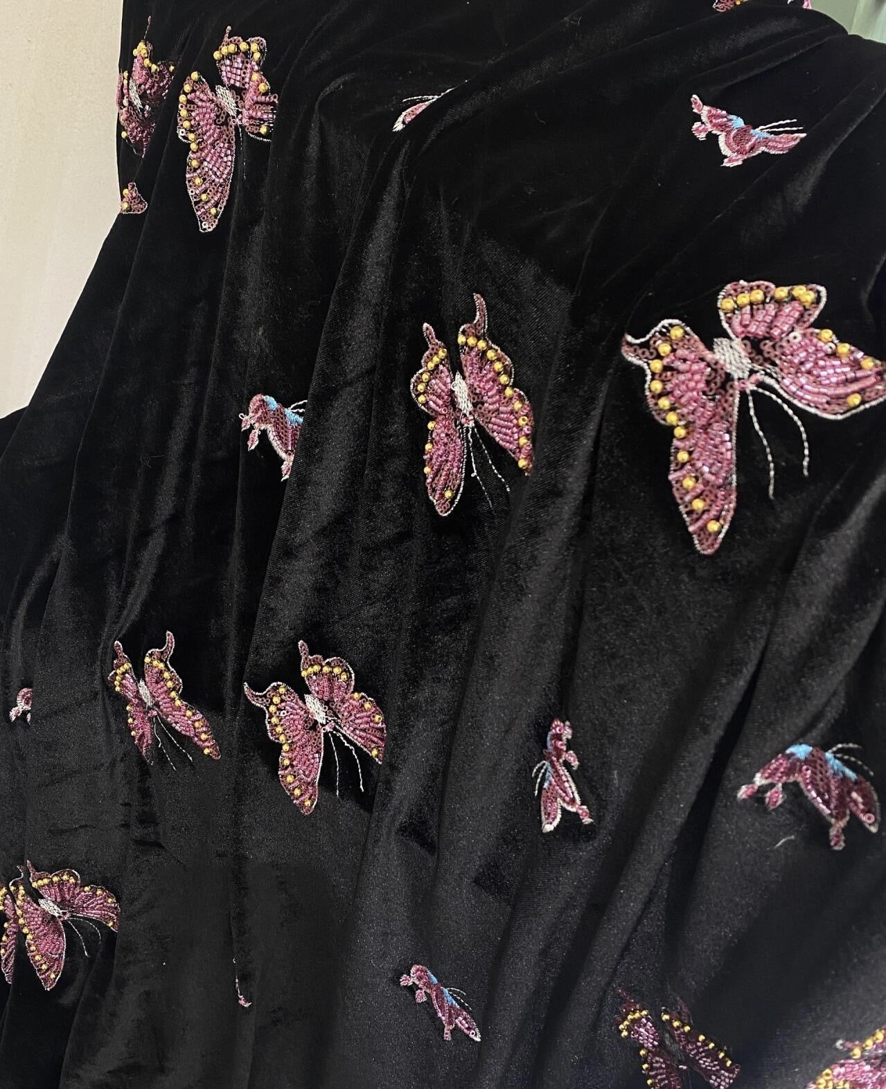 Mariposas coloridas con bordado 3D de terciopelo: elegante para vestidos y abrigos