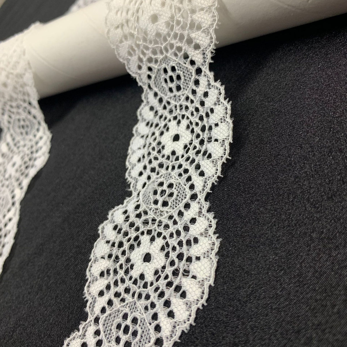 Ditsy Floral Double-Scallop Corded Nylon Lace Trim 4 cm