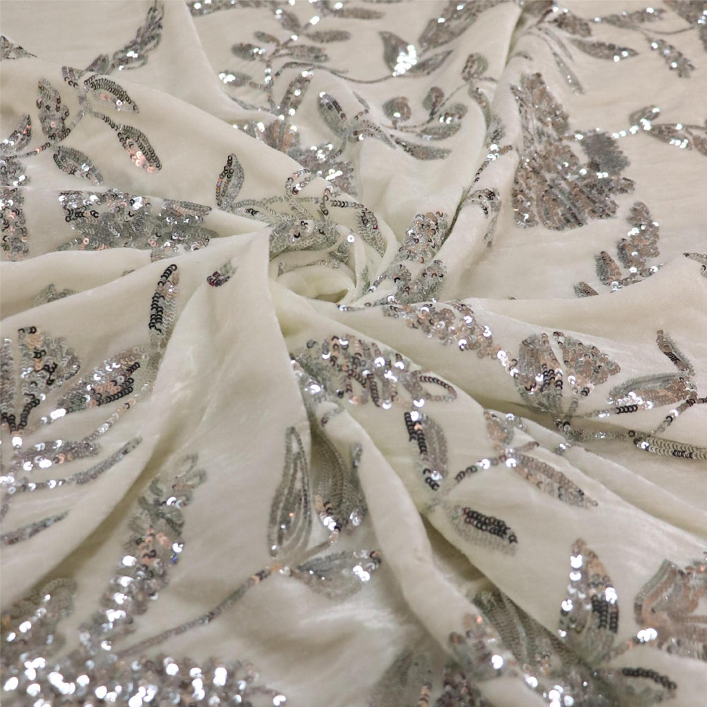 Brocado bordado de terciopelo: un lujo para vestidos de noche y prendas de diseño.