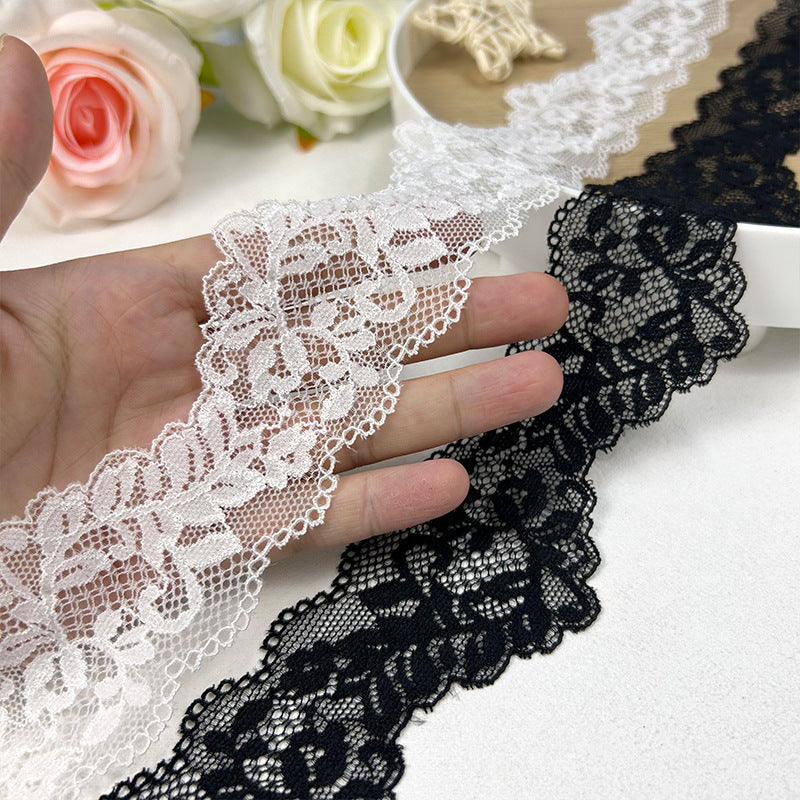 Small Floral Stretch Nylon-Spandex Lace Trim 5.4 cm — fabric photo 3