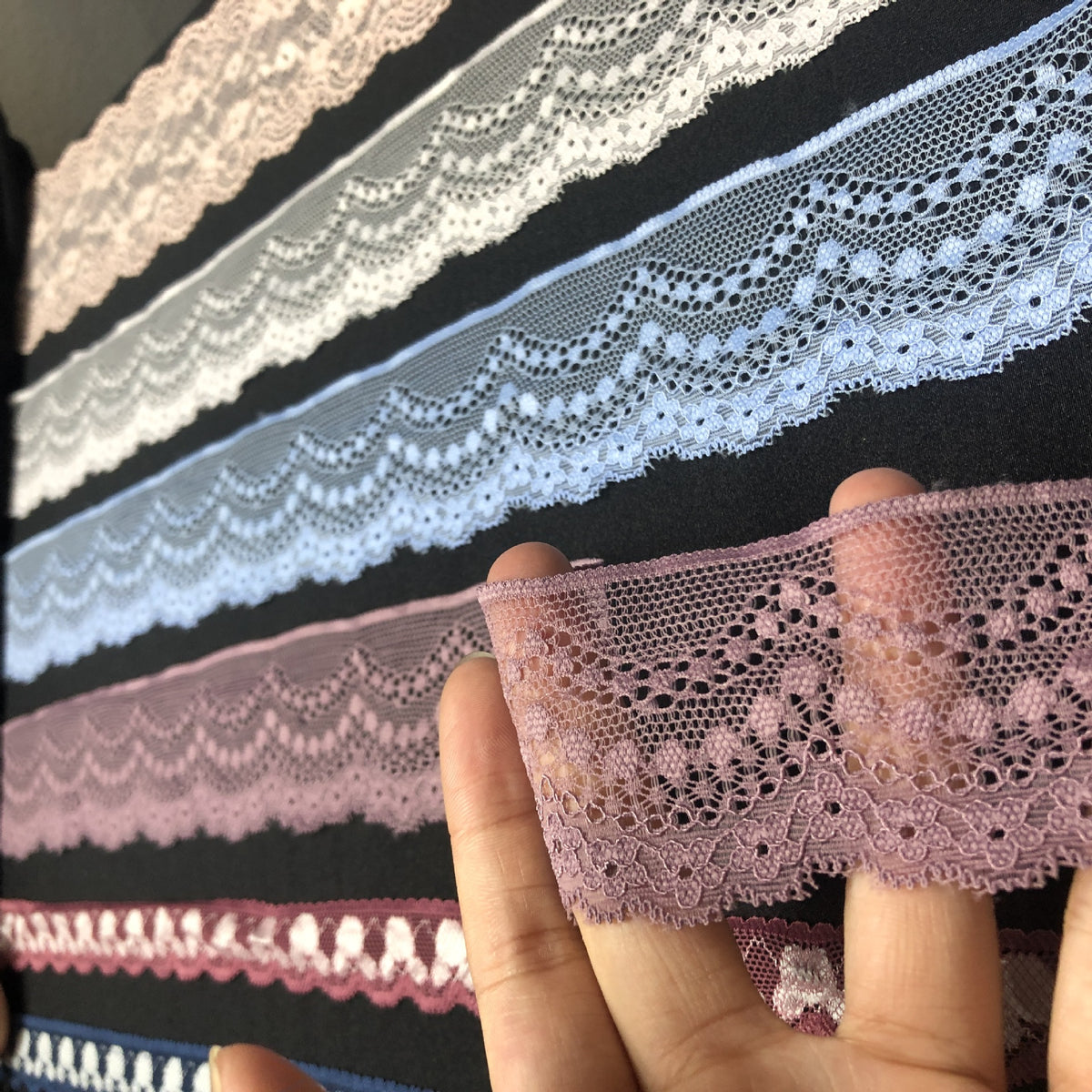 Small Floral Lace Trim — fabric photo 2