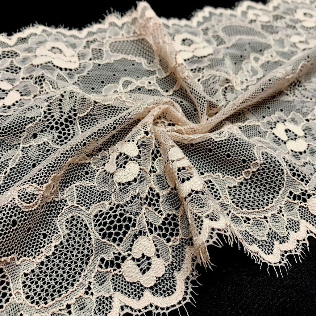 Eyelash Stretch Lace Trim 22 cm — fabric photo 4