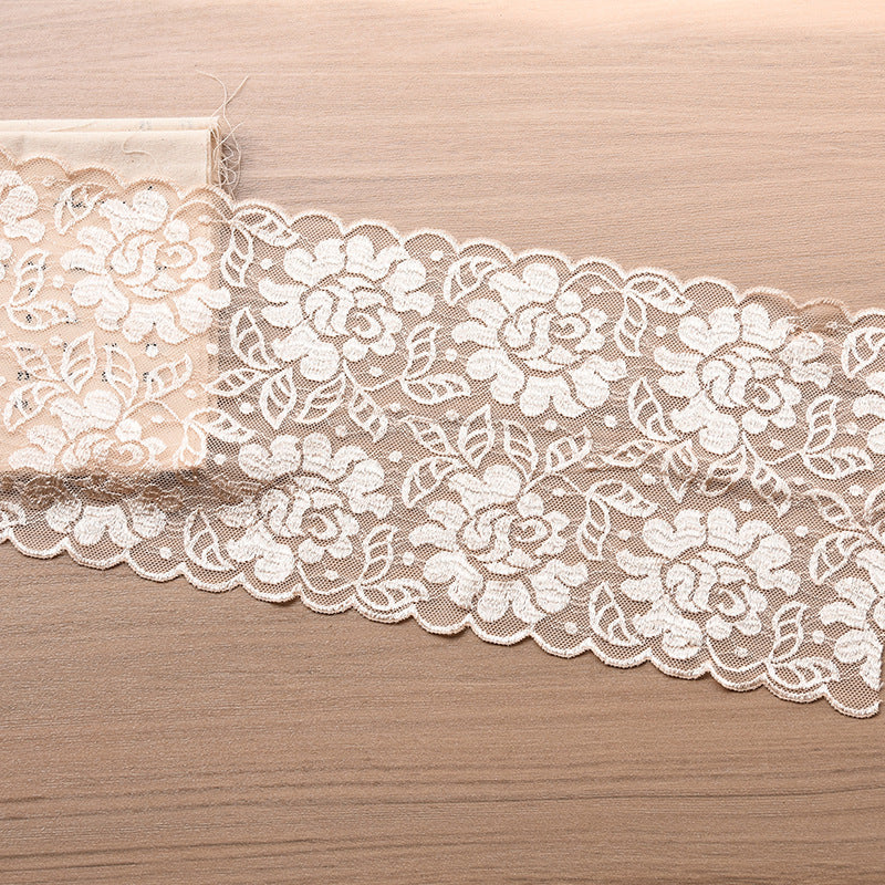 Double-Scallop Wide Stretch Lace Trim 15 cm — fabric photo 2
