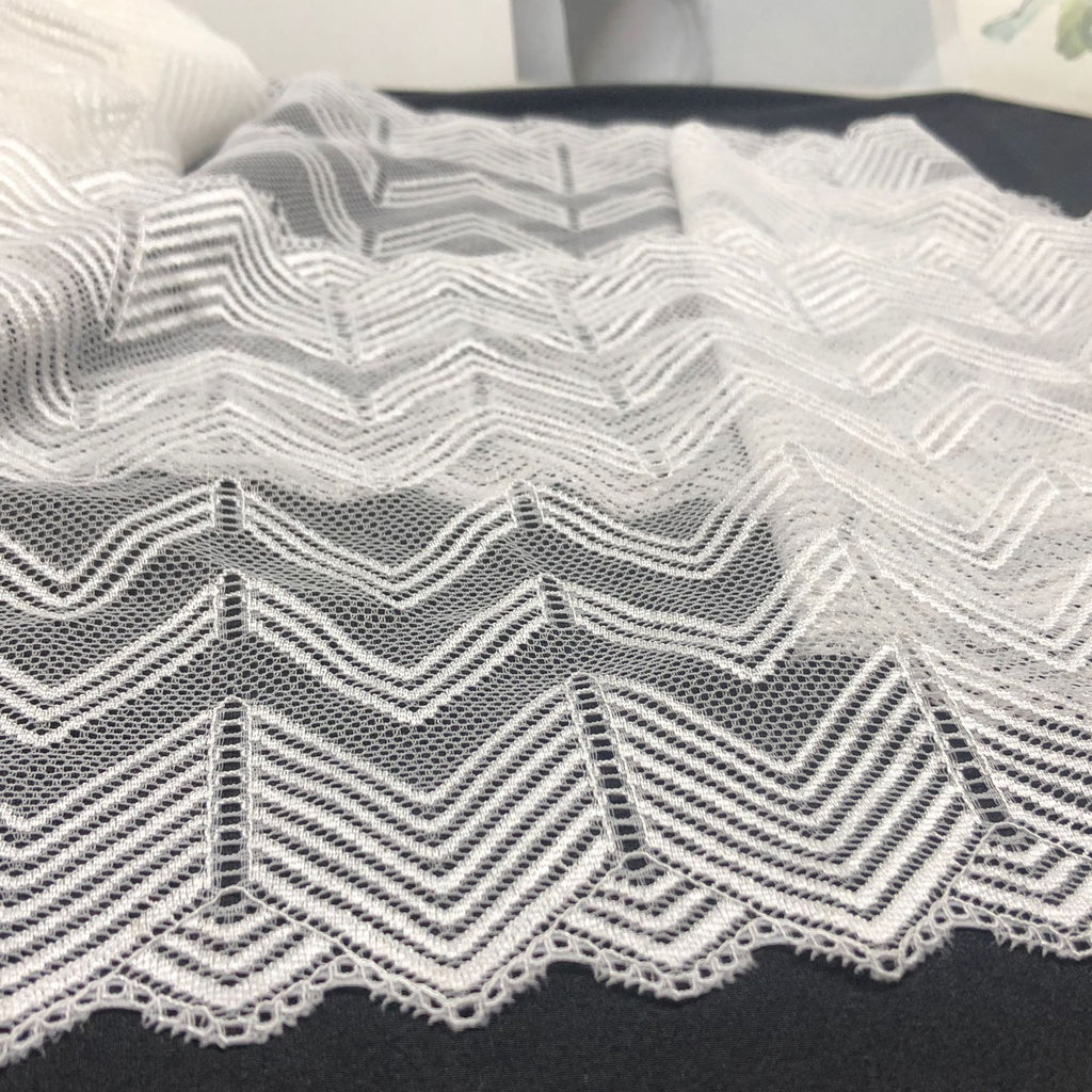 Geometric Corded Lace Trim - 18 cm and 22 cm — fabric photo 3