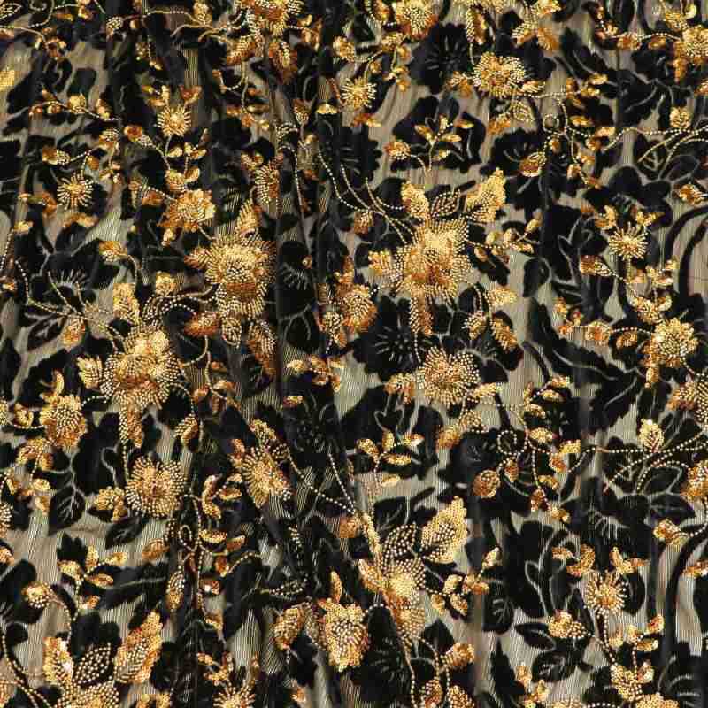 Bordado de lentejuelas con cuentas 3D doradas: un lujo para vestidos de novia.