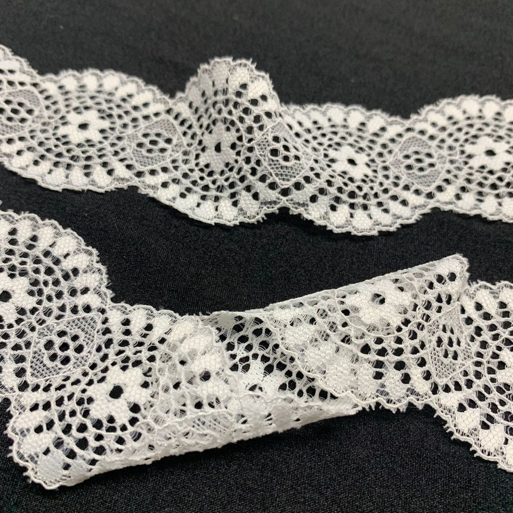 Ditsy Floral Double-Scallop Corded Nylon Lace Trim 4 cm — fabric photo 2