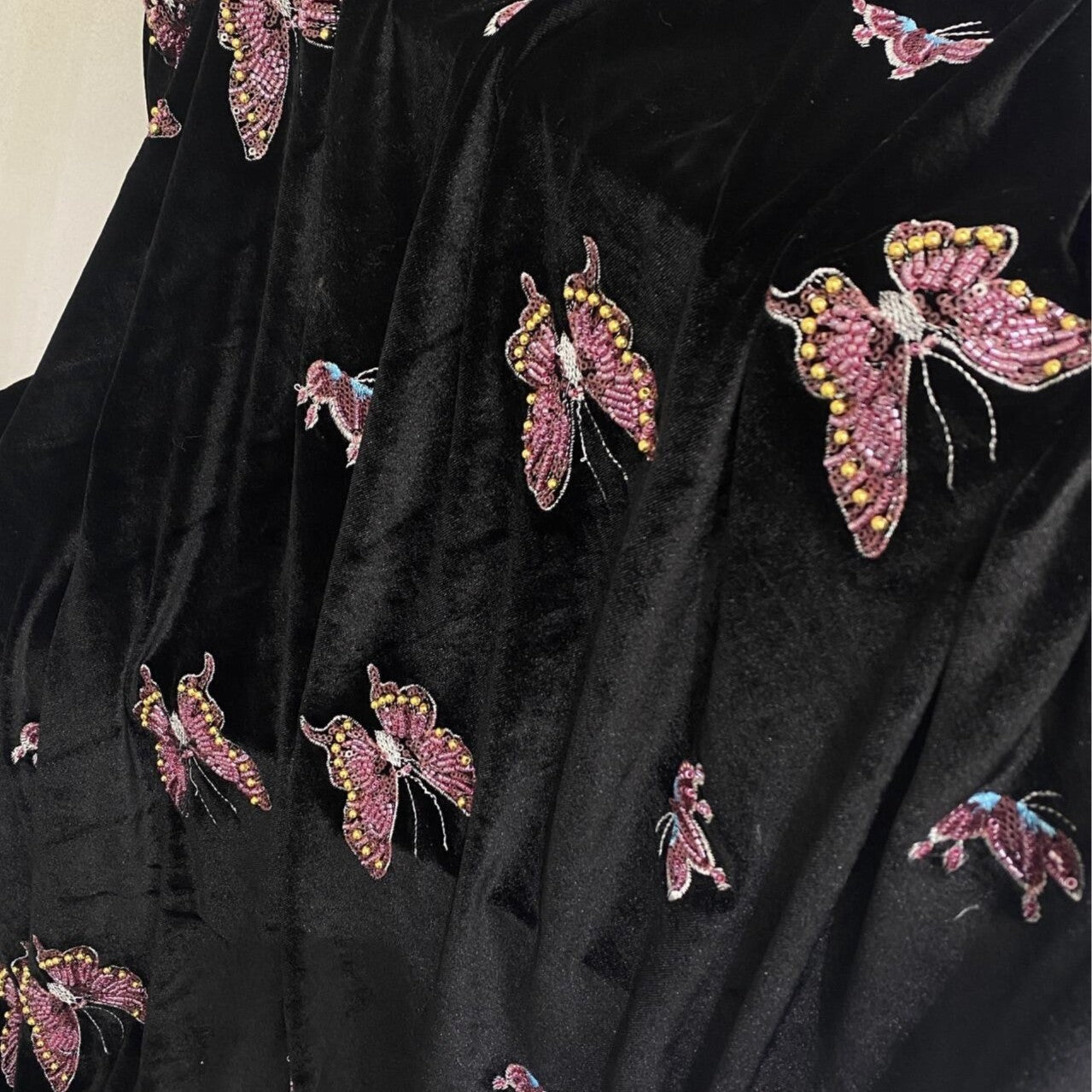 Mariposas coloridas con bordado 3D de terciopelo: elegante para vestidos y abrigos
