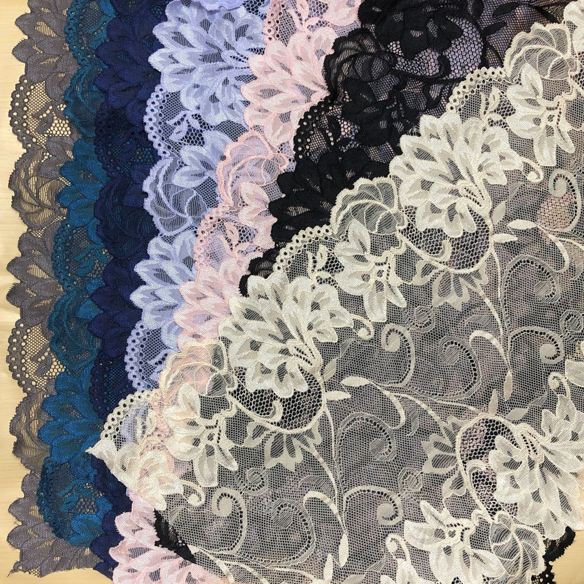 Large Floral Corded Lace Trim 25 cm