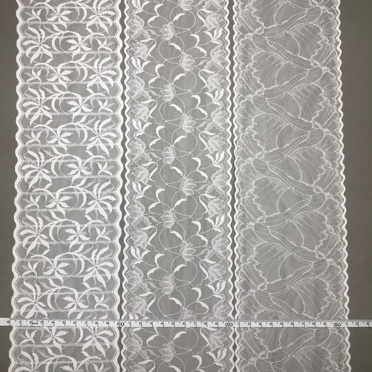 Double-Scallop Stretch Nylon Lace Trim 10 cm — fabric photo 4