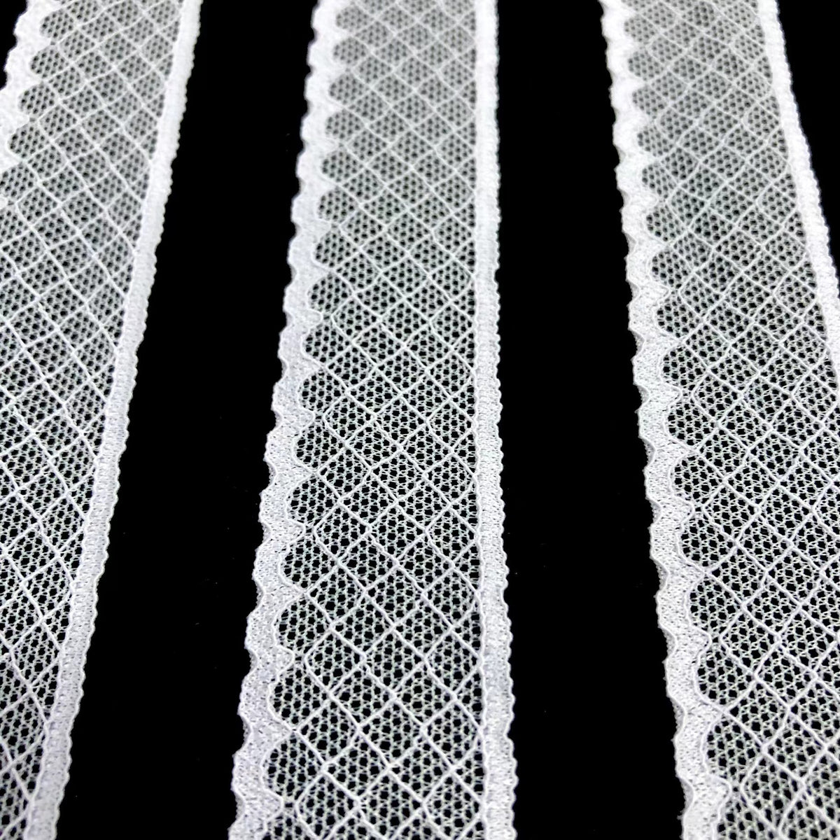 Narrow Stretch Lace Trim 2.6 cm