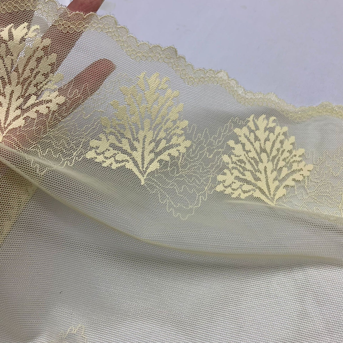 Nylon Lace Trim 25 cm — fabric photo 3
