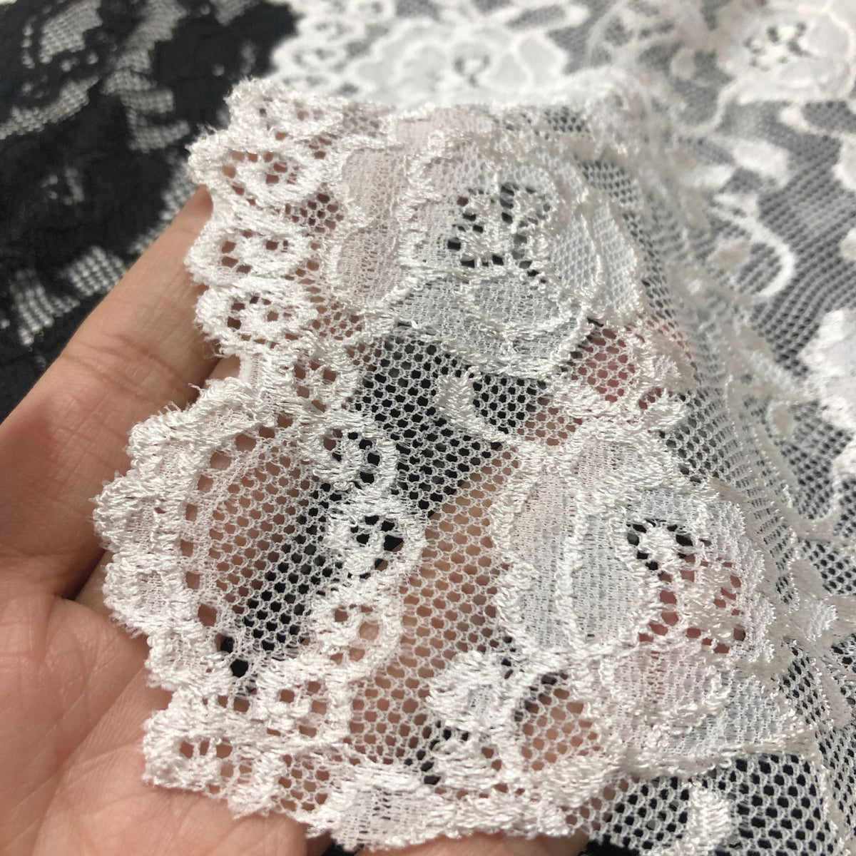 Leaf Double-Scallop Straight-Edge Stretch Lace Trim 22 cm — fabric photo 3
