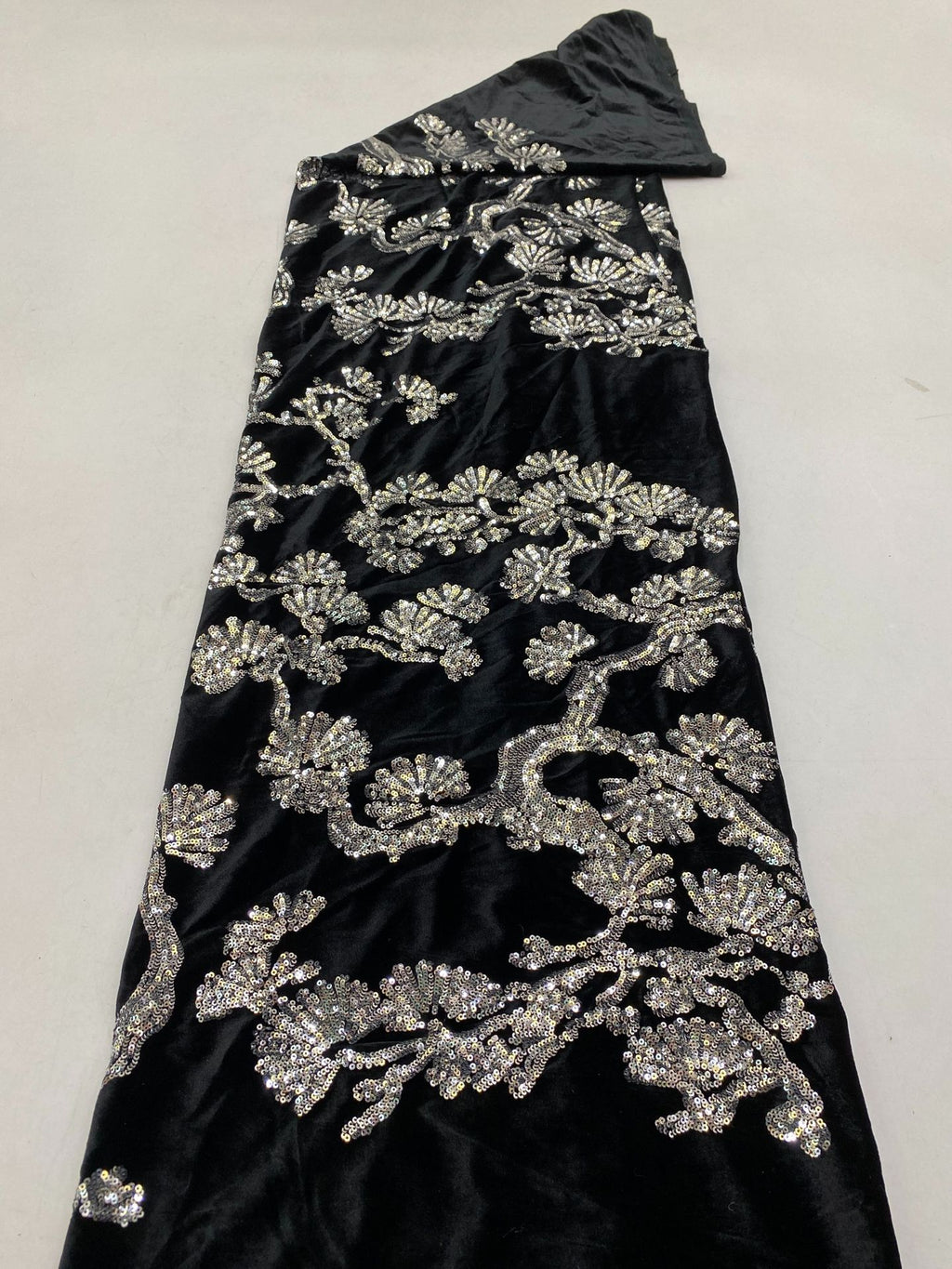 3 mm Sequin Embroidered Velvet-Base Fabric — fabric photo 6