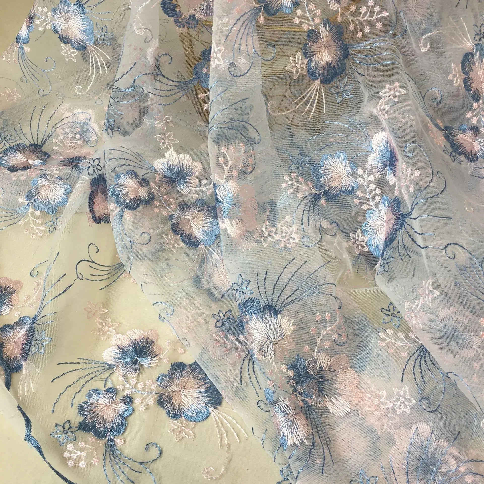 Tela de malla de encaje bordada con flores 3D para vestidos de novia, Hanfu, Cheongsam, bolsos de ropa para niños, proyectos de moda artesanales.