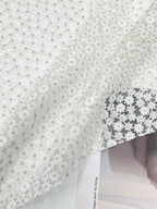 Tela de malla de encaje semitransparente con bordado de rosas blancas y exquisitas estrellas para vestido y falda abullonada