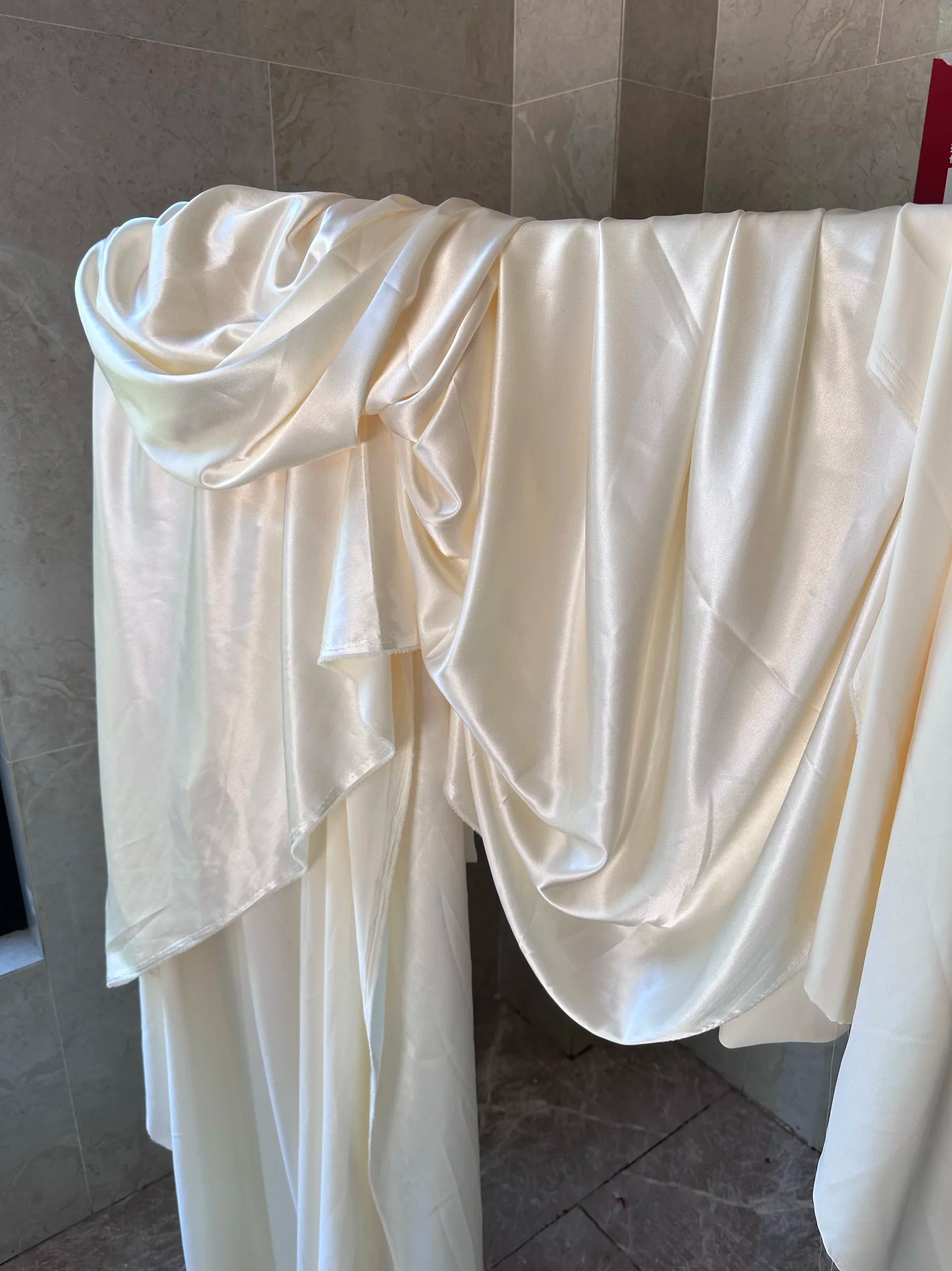 Soft And Lustrous Satin Cape For Bridesmaid Dress Wedding Dress Fabric Handicraft Wedding Styles Backdrop Decoration Arrangement