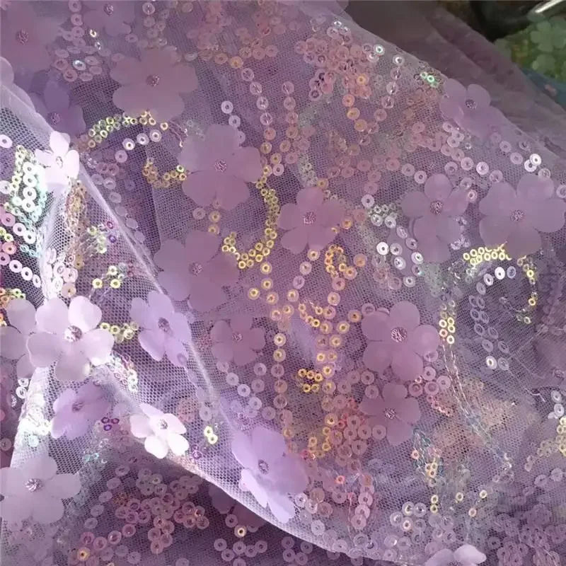 قماش شبكي أبيض مع ترتر ثلاثي الأبعاد وتطريز بتلات قماش ملابس مسرح عصري لتزيين الخلفية