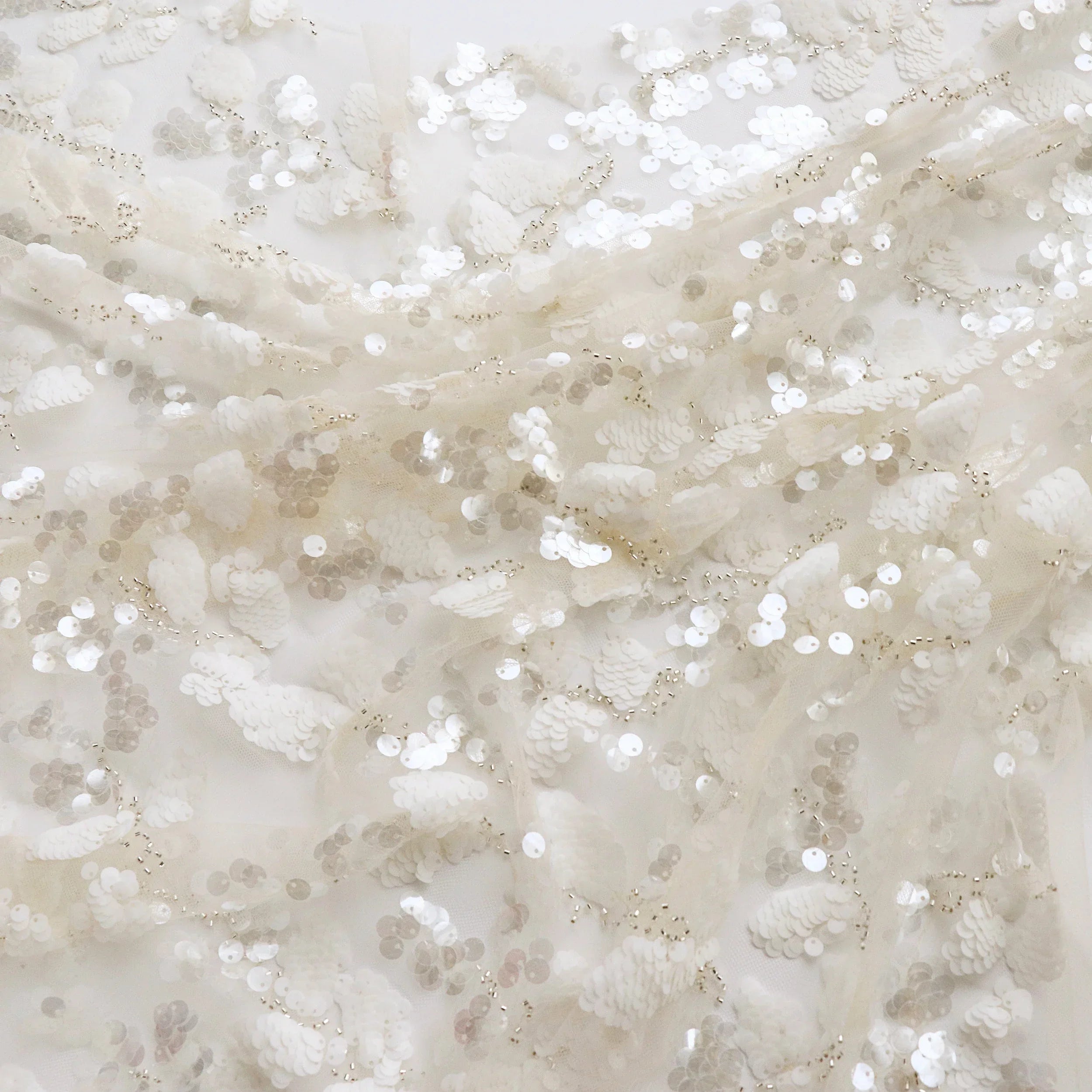 Tela de malla blanca con bordado de cuentas, tela de encaje con bordado de lentejuelas, tela de costura para decoración de cheongsam, tela personalizada