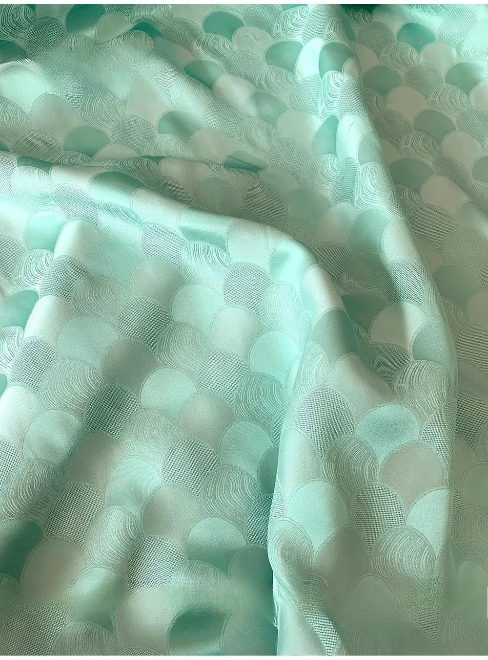 قماش ساتان حريري من Sea Wave Jacquard - مادة أنيقة 109 سم