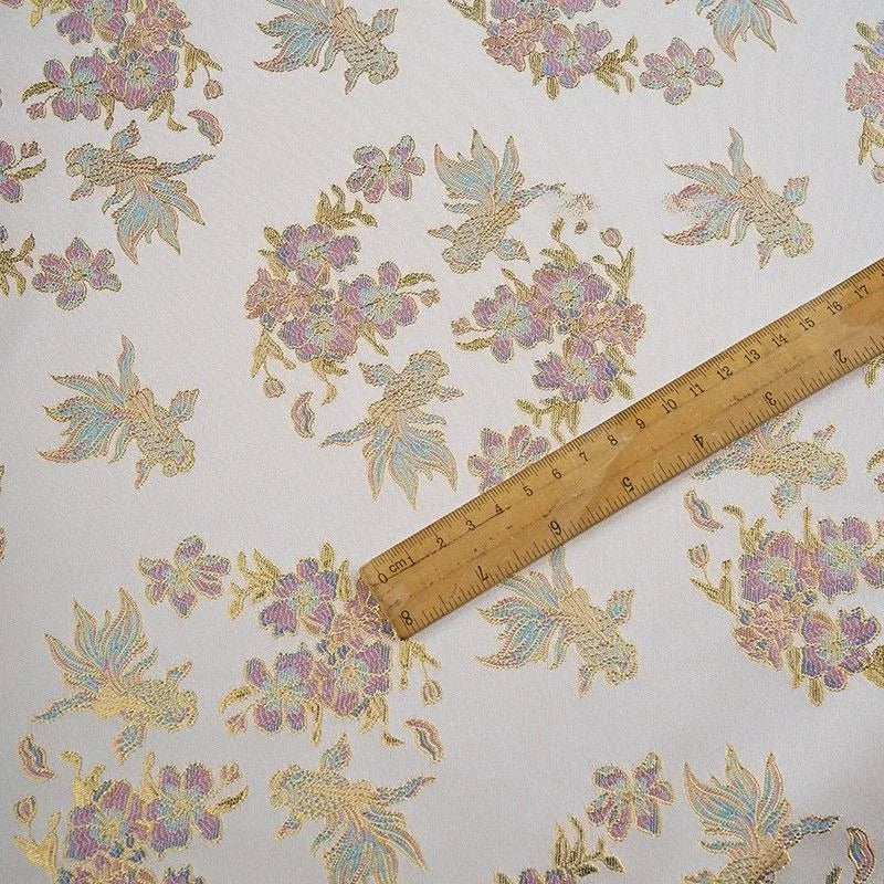 قماش جاكار حريري مطلي بالذهب الوردي الفاتح - نقشة زهرة سمكة ذهبية