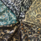 فستان لامع من جلد الفهد باللونين الذهبي والفضي، ملابس أداء أنيقة، أقمشة مصممة، أقمشة لمشهد الزفاف