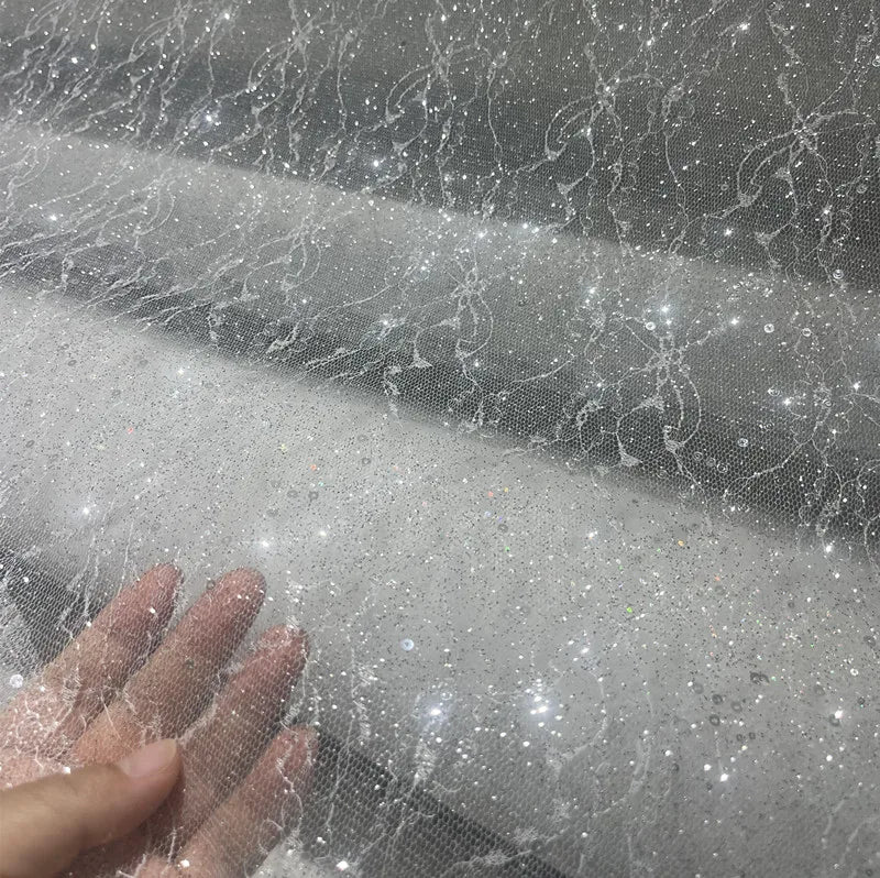 مسحوق الفضة الساخن، رذاذ الفضة، مسحوق بريق ناعم، فستان زفاف منقوش بشبكة من الدانتيل، الطبقة السفلية، قماش شبكي شفاف لامع