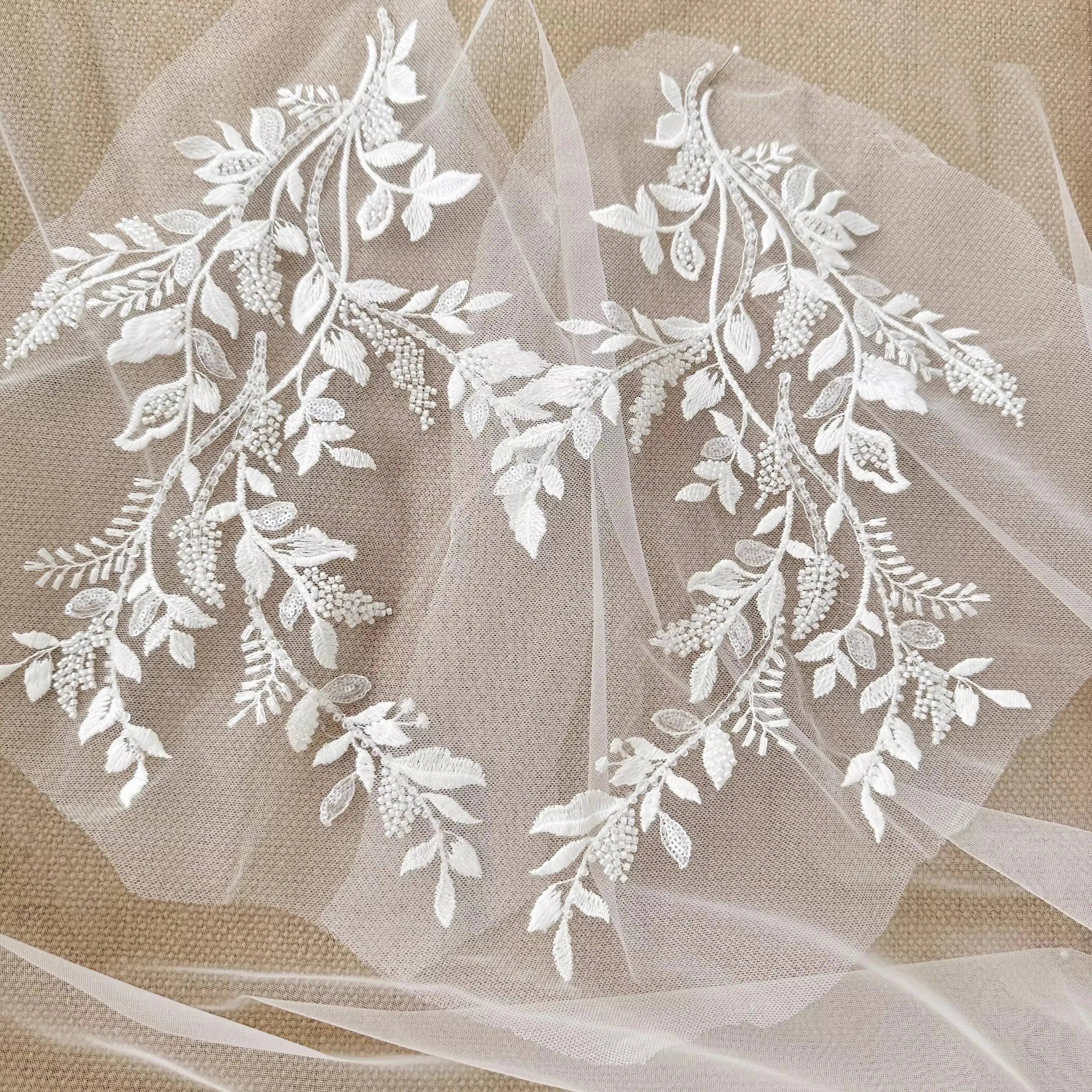 زوج من خيوط قطنية عالية الجودة مخصصة مطرزة بالترتر وشبكة زهور ودانتيل مطرز وإكسسوارات خياطة الحجاب الزهري