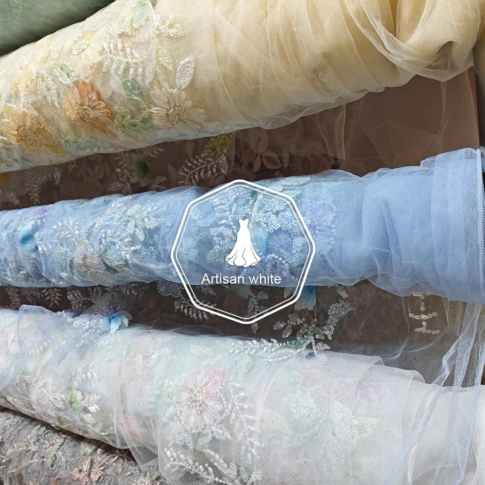 Tela de encaje bordado floral 3D de lujo con cuentas y lentejuelas para vestido de novia o de noche.