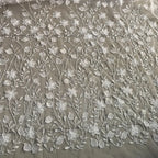 قماش دانتيل فاخر مطرز - ترتر وخرز وبتلات أوراق الزفاف