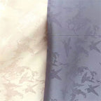 La nueva tela jacquard con estampado floral suave y brillante se puede usar para vestidos de novia, vestidos formales y ropa de bricolaje hecha a mano.